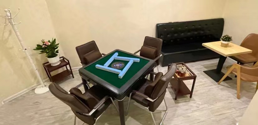 乐翻棋牌馆